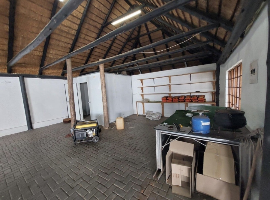 To Let 4 Bedroom Property for Rent in Flamwood North West